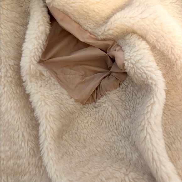 Levi's Light Pink Puffer Jacket with White Collar - Picture 9 of 9